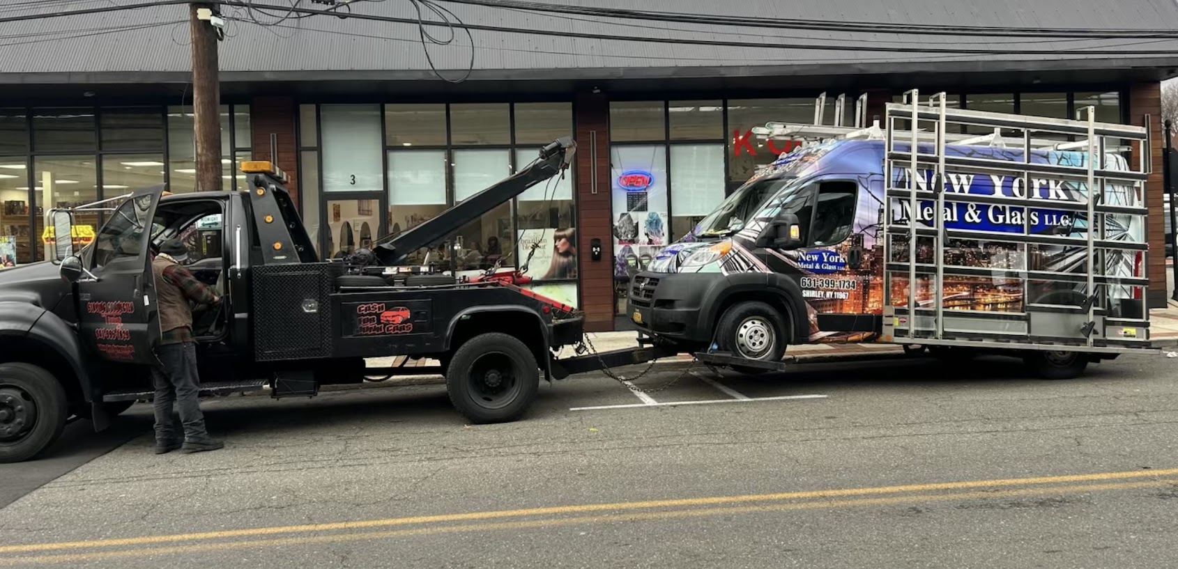 Staying Connected Towing vehicle serving Roosevelt, New York
